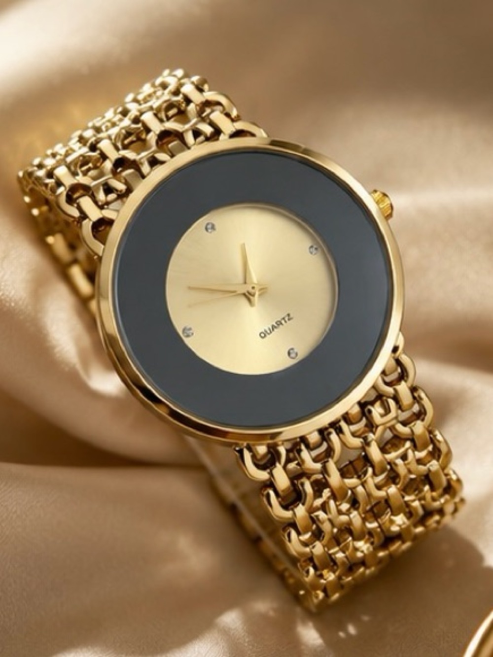 Radiant Noir Gold Bracelet Watch